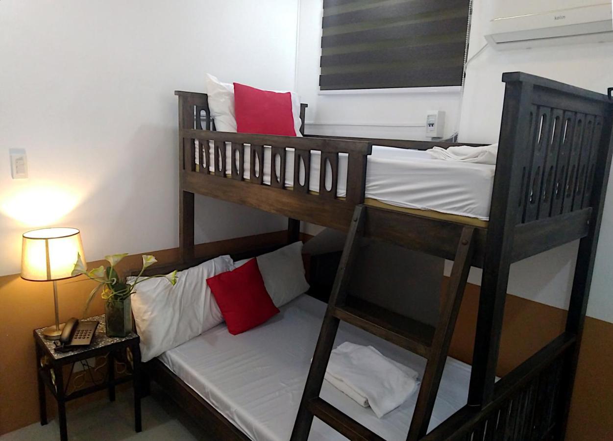 Jil's Apartelle Tagaytay City Esterno foto
