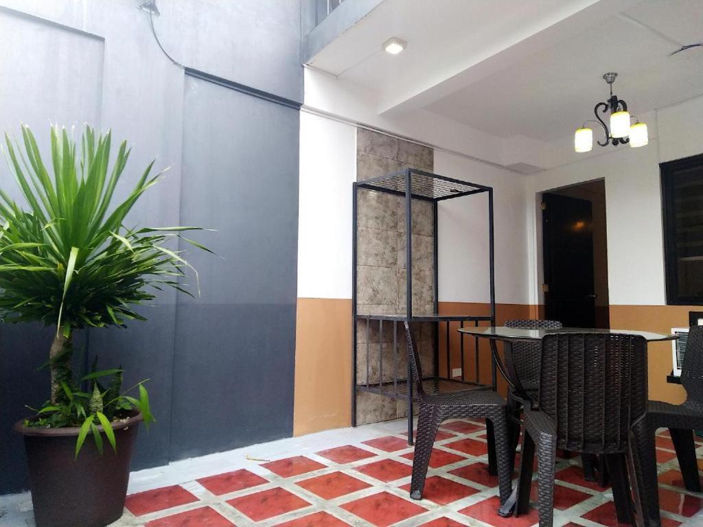 Jil's Apartelle Tagaytay City Esterno foto