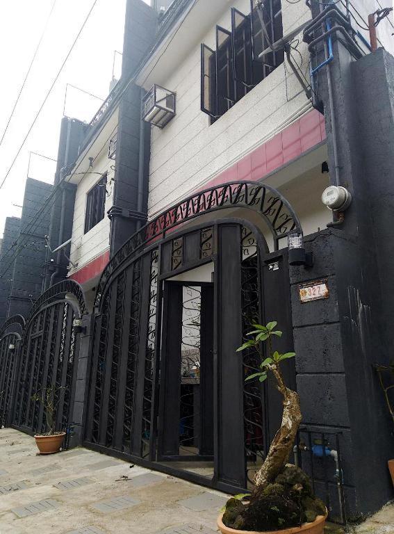 Jil's Apartelle Tagaytay City Esterno foto