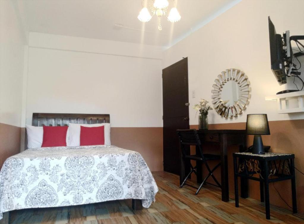 Jil's Apartelle Tagaytay City Esterno foto