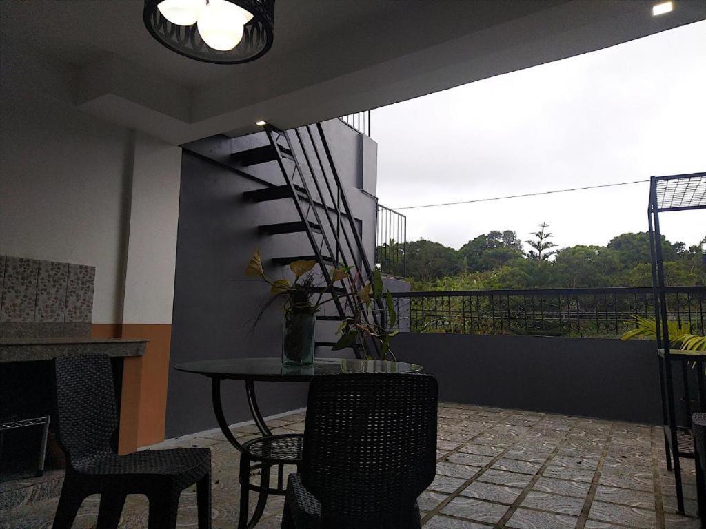 Jil's Apartelle Tagaytay City Esterno foto